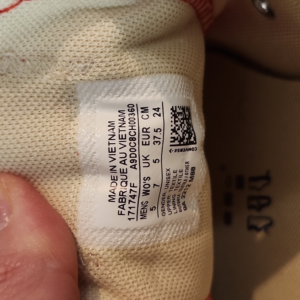 Converse - Picture 3 of 4